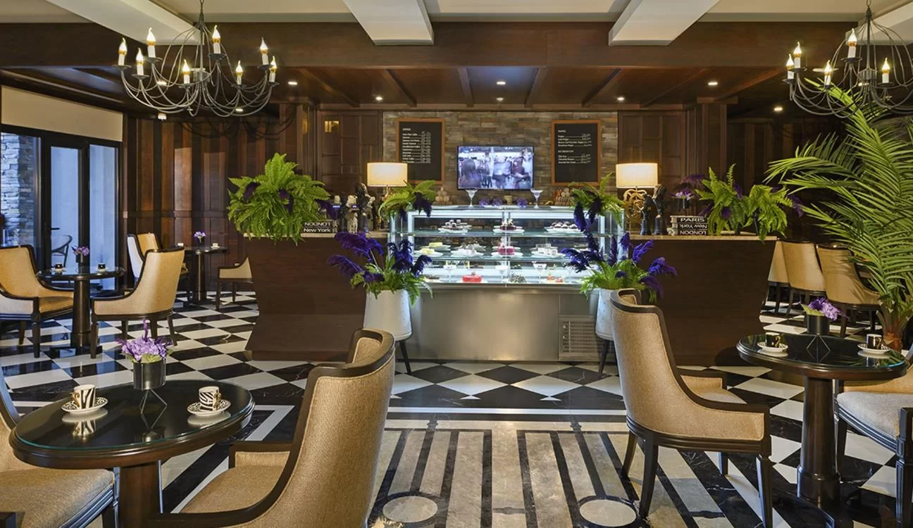 Restaurants & Bar 2