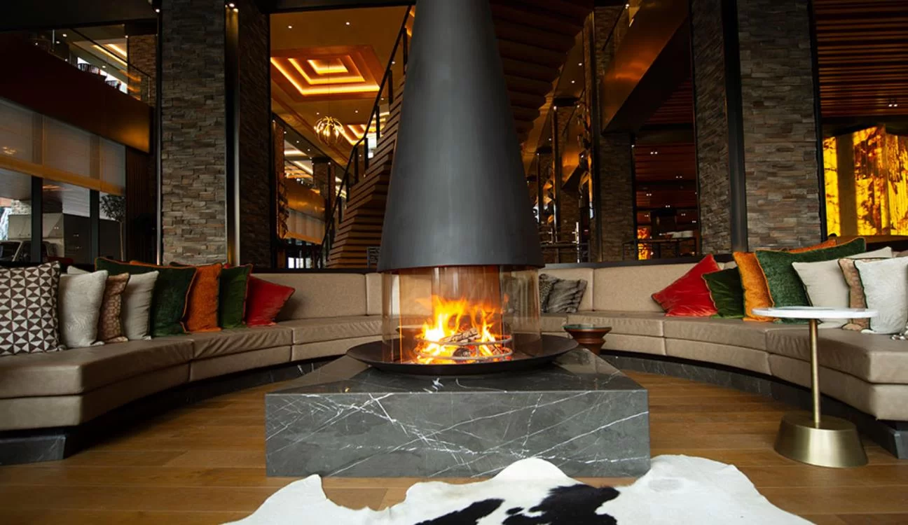 Restaurants & Bar 4