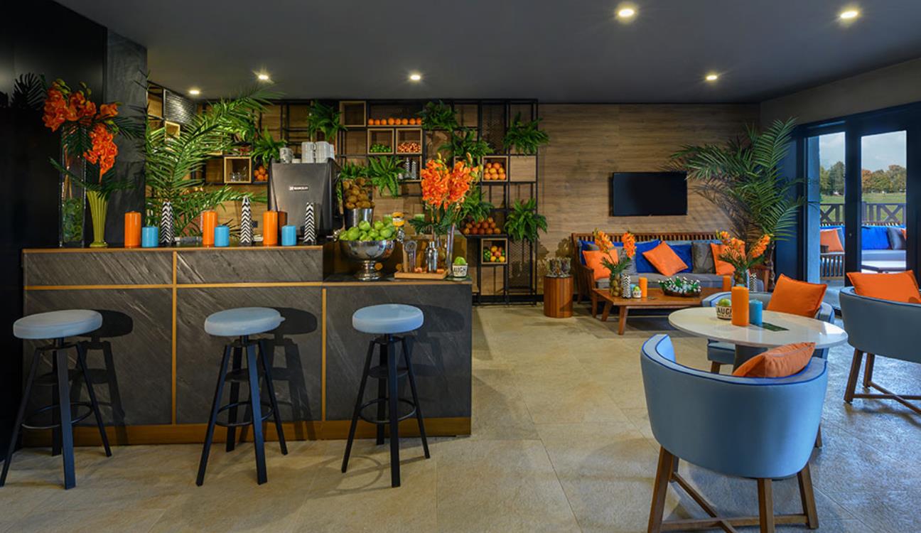 Restaurants & Bar 5