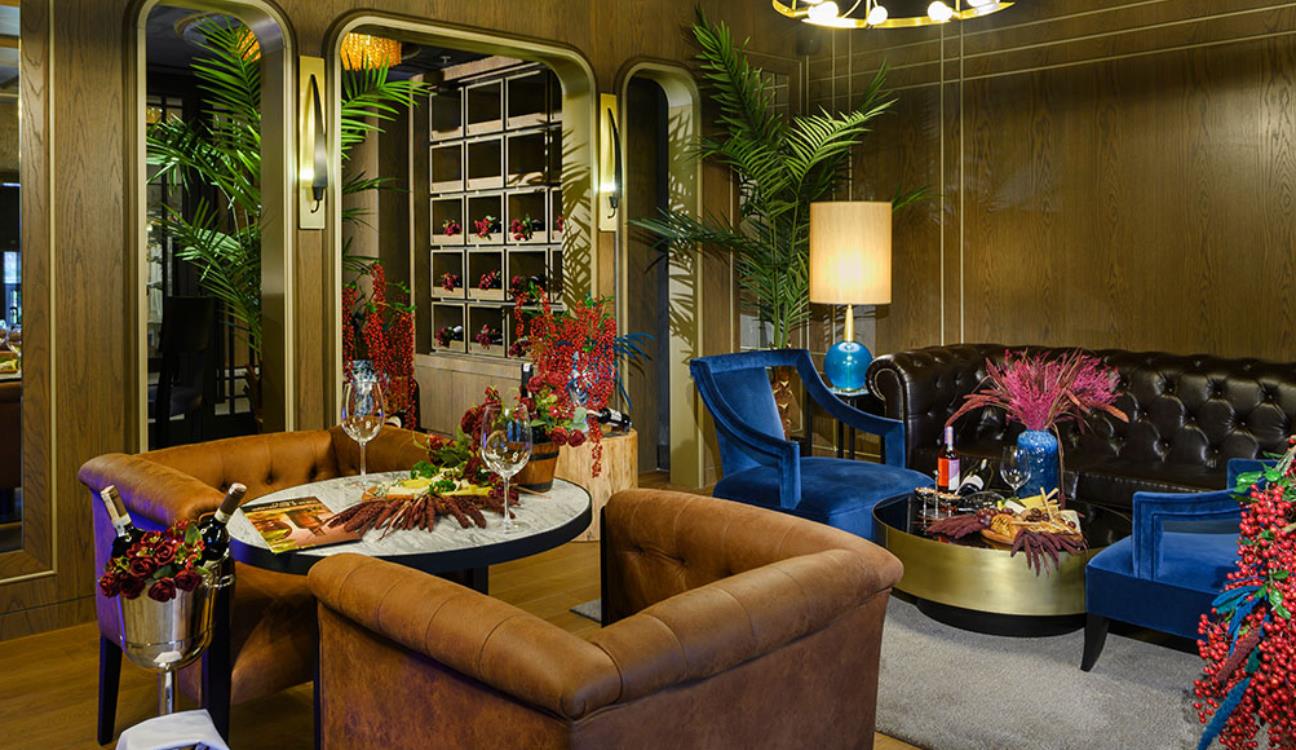 Restaurants & Bar 6